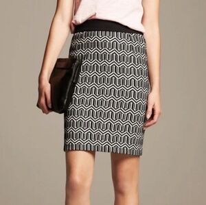 Banana Republic Geo Jaquard Women's 14 Black White Office Pencil Party Skirt NWT